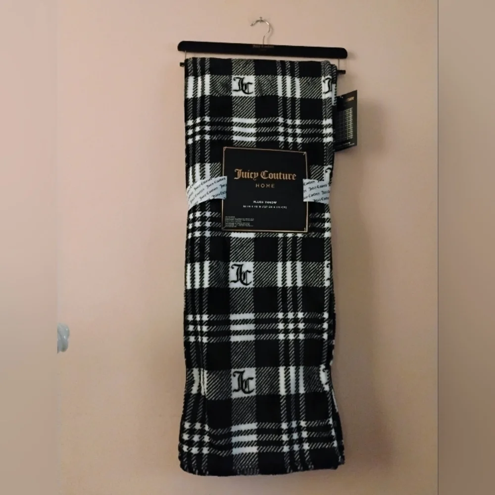 Juicy Couture Black and White Plaid Throw 50 in x 70 in NWT